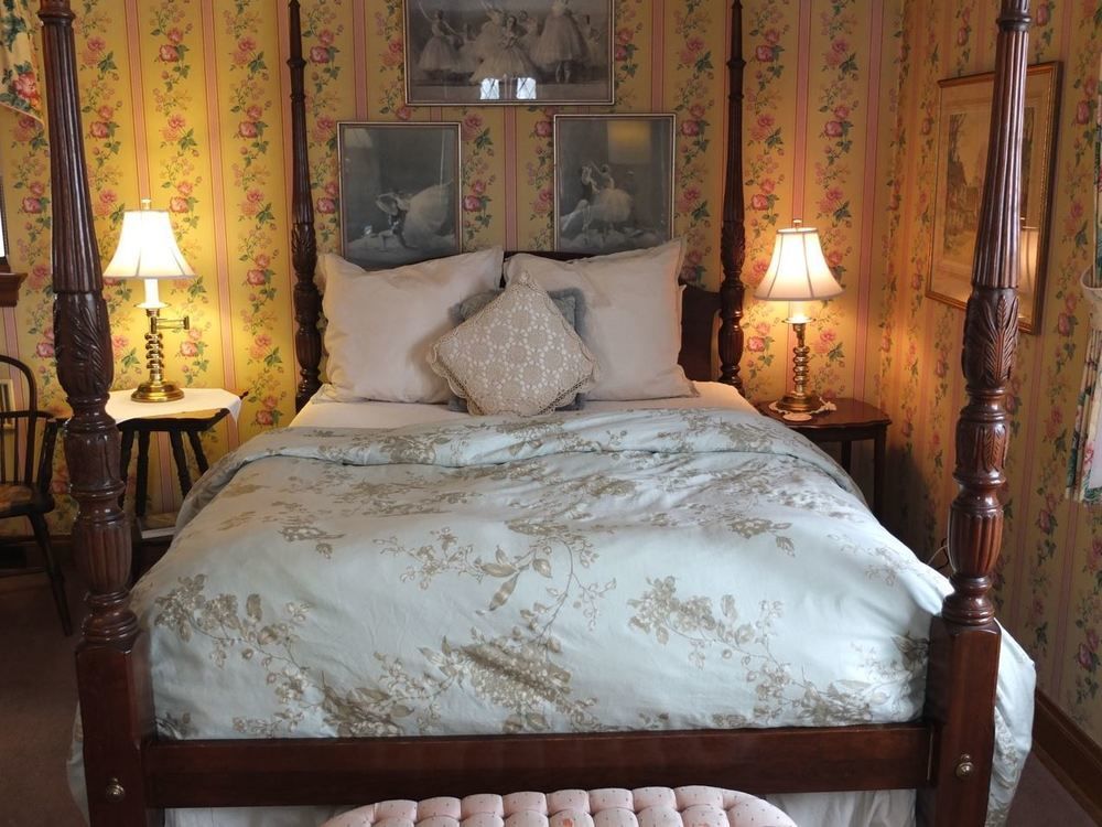 The English Inn Eaton Rapids Ngoại thất bức ảnh