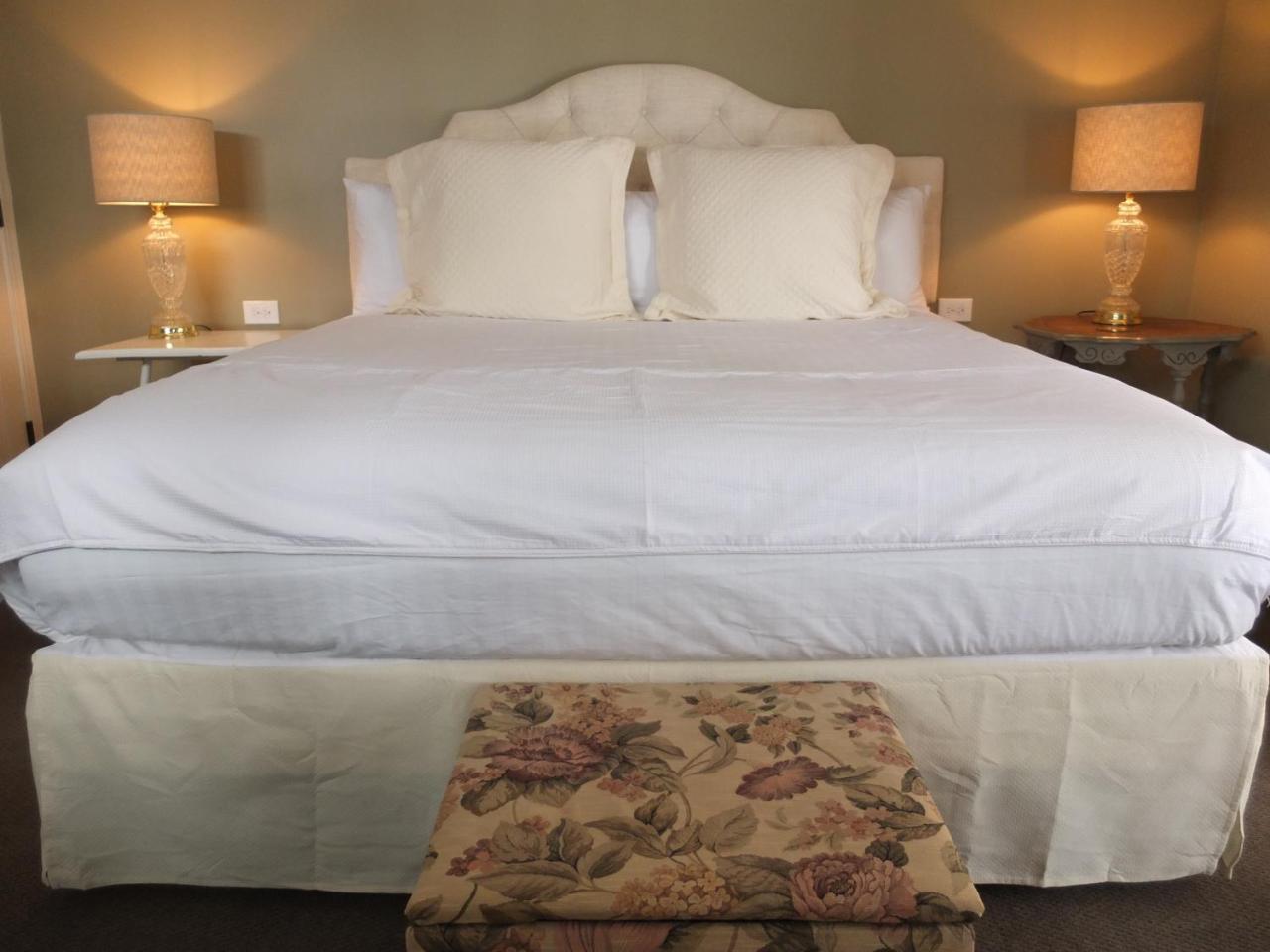 The English Inn Eaton Rapids Ngoại thất bức ảnh